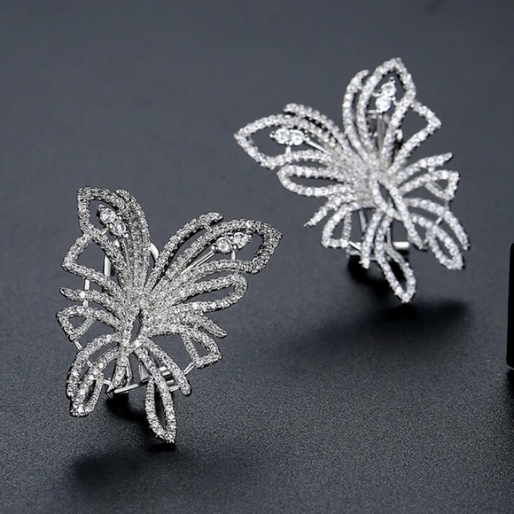 🎁 Swarovski Crystals Lever Back Butterfly Earrings The Zastsy - Picture 5 of 5